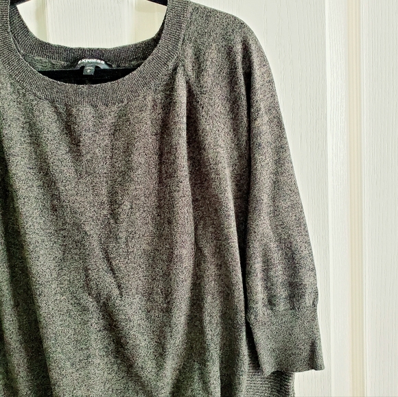 Express Olive Green Quarter Sleeve Sweater with Rounded Hem Size Medium - Picture 2 of 6